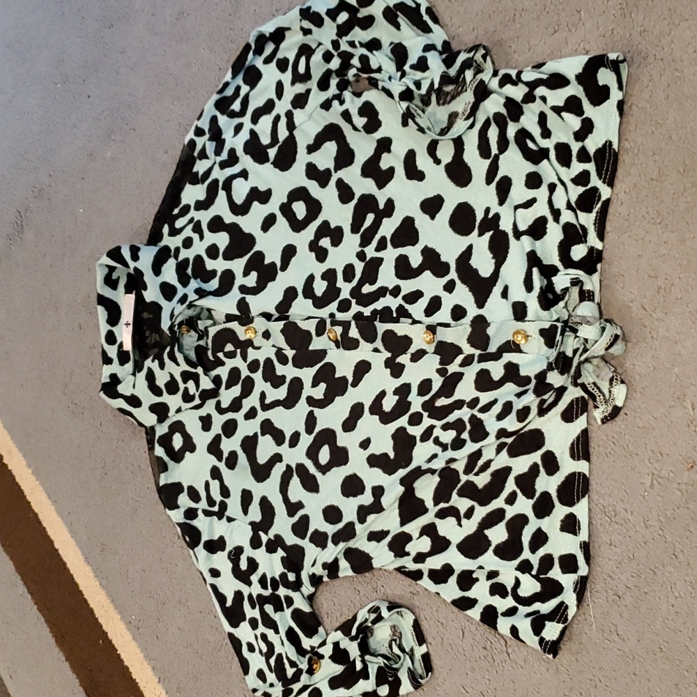 Blu planet shirt size S/M